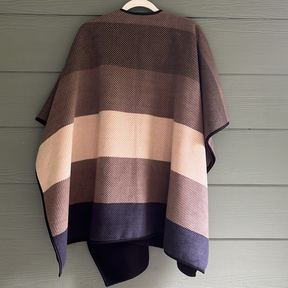 4for$20🛍️ PONCHO FLEECE NEUTRAL - Picture 2 of 4